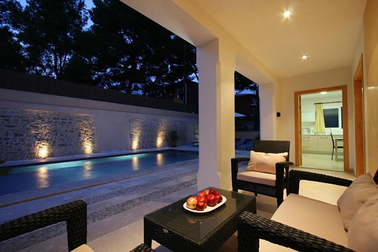 Villa Medina Cala de Sant Vicenc Екстериор снимка